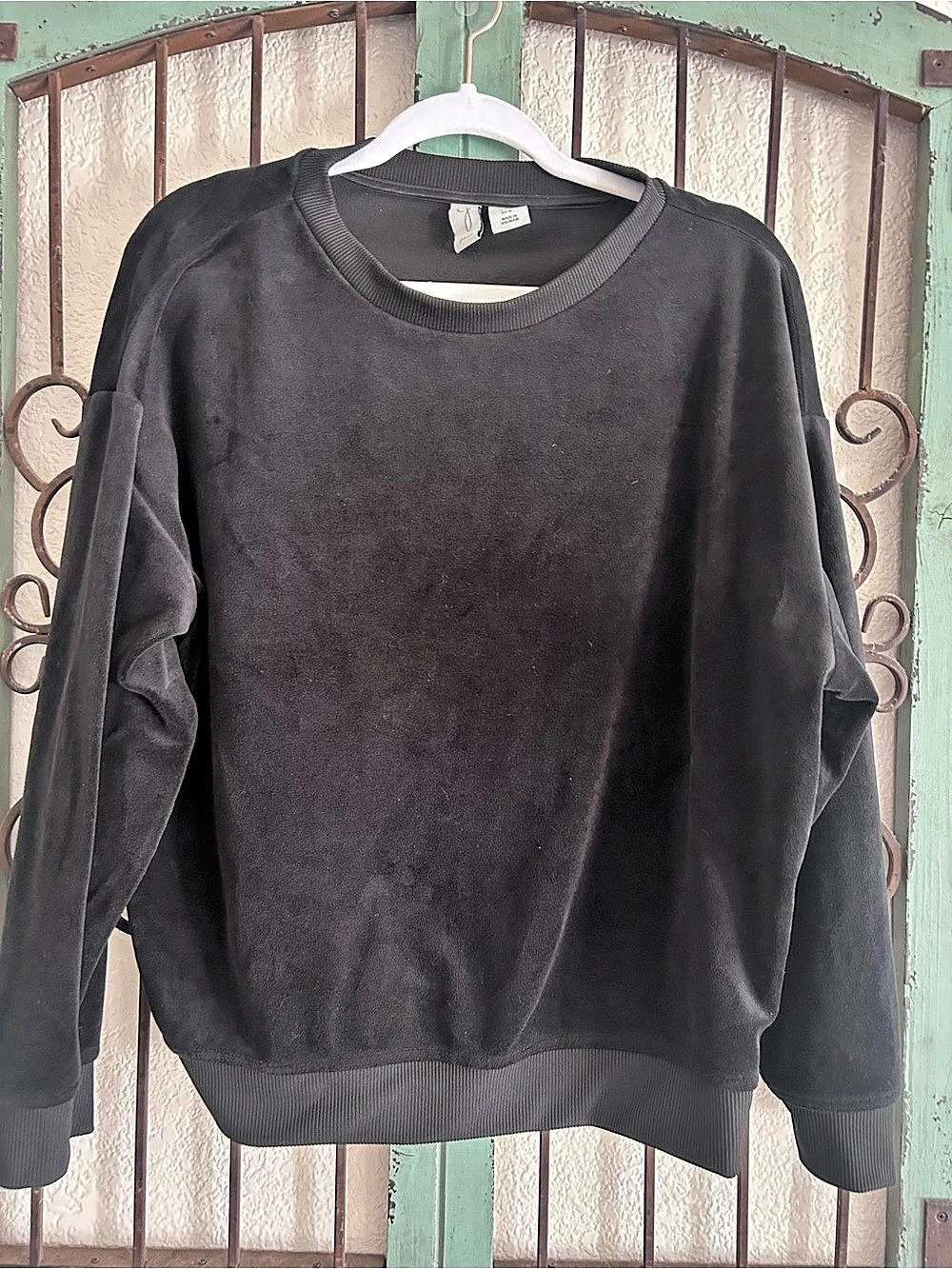 Joie Black Velvet Pullover Knit Sweatshirt Size Medium